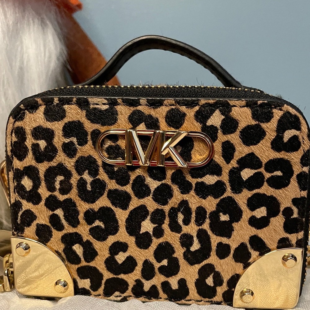 Michael Kors Estelle Micro Trunk Crossbody - Picture 1 of 8